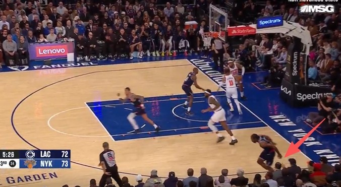 船记：小卡扭脚后末节仍坚持出战但4中0 与上次伤的是同一只脚