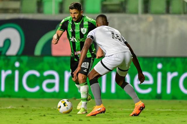 开云体育官网入口网页-洛国富回归巴西攻入首球！长途奔袭+庆祝踹教练